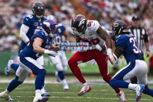 詹姆斯率队逆转取胜，湖人季后赛前景重现曙光