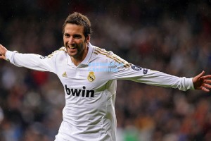 谷爱凌再创佳绩 自由式滑雪世界杯摘金