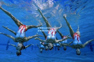 激情德比战引爆全城，主场球队险胜卫冕冠军