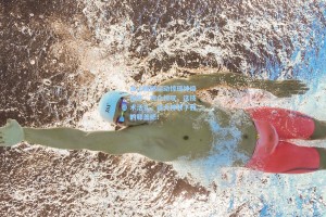 冰上极限运动惊现神级操作，观众惊叹，这技术活儿，请大神收下我的膝盖吧！